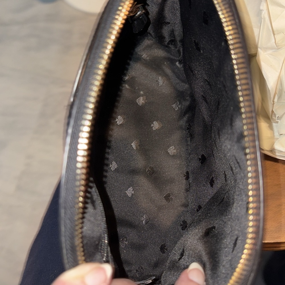 Kate Spade  Crossbody bag  Saffiano Leather  black   sweetheart cut front & back - Picture 14 of 16